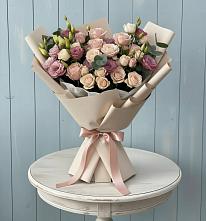 Букет цветов из:  Розы и Лизиантусы в Майский