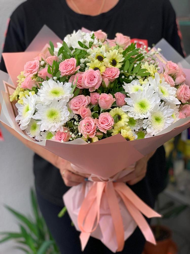Букет цветов из: Розы и Хризантемы в Майский