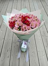 Букет цветов из:  Альстромерии #REPLACE_PRED# Майский