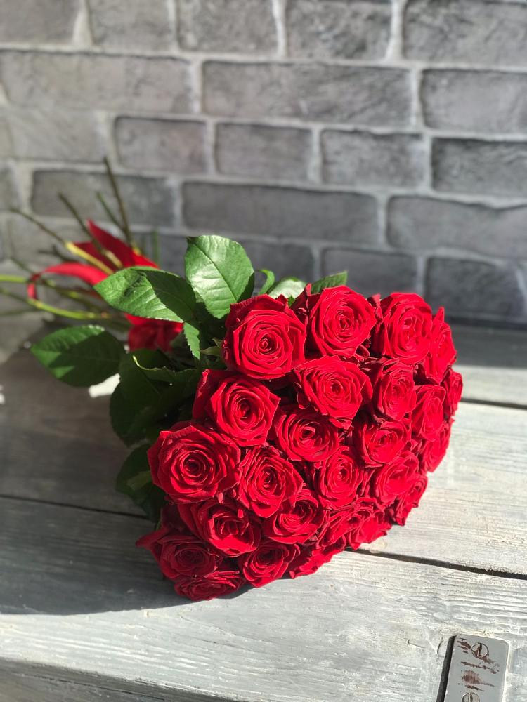 Букет Красные розы Фридом в Майский