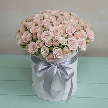 Цветочная композиция из Розы в шляпной коробке в Майский