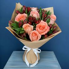 Букет цветов из:  Розы и Альстромерии в Майский