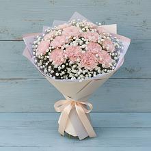 Букет цветов из:  Гвоздики в Майский