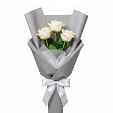 Букет 3 белые розы в Майский