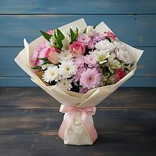 Букет цветов из:  Хризантемы, Альстромерии и Розы в Майский