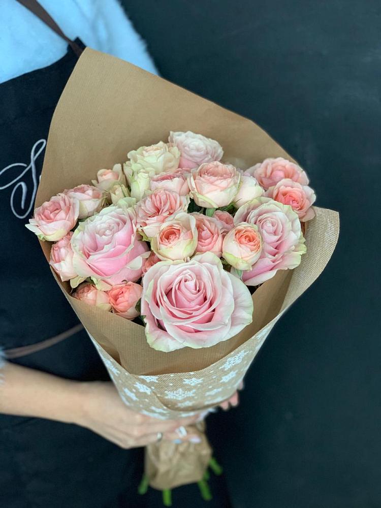 Букет цветов из: Хризантемы и Розы в Майский