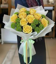 Букет цветов из:  Хризантемы и Розы в Майский