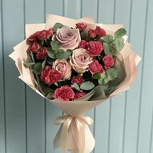 Букет цветов из:  Гвоздики и Розы в Майский