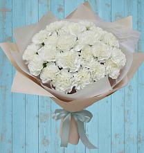 Букет цветов из:  Гвоздики в Майский