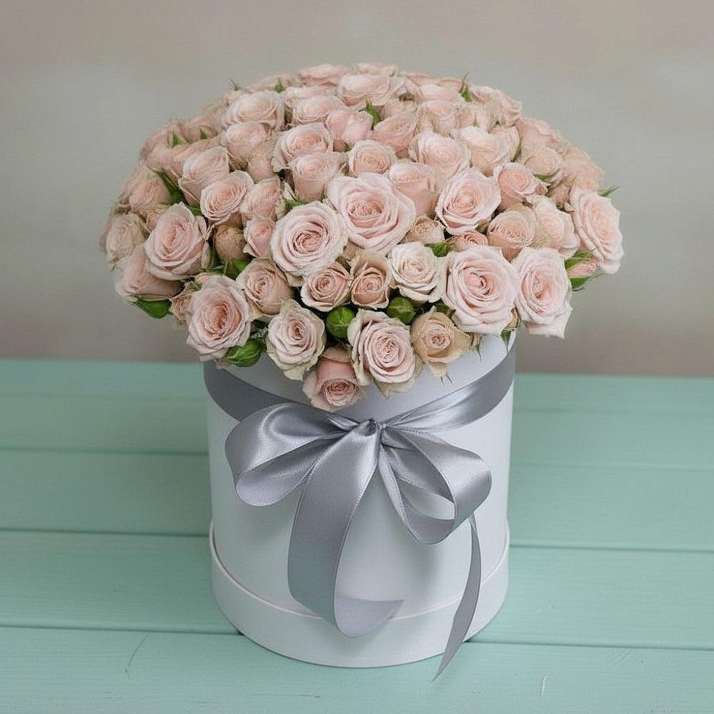 Цветочная композиция из Розы в шляпной коробке в Майский